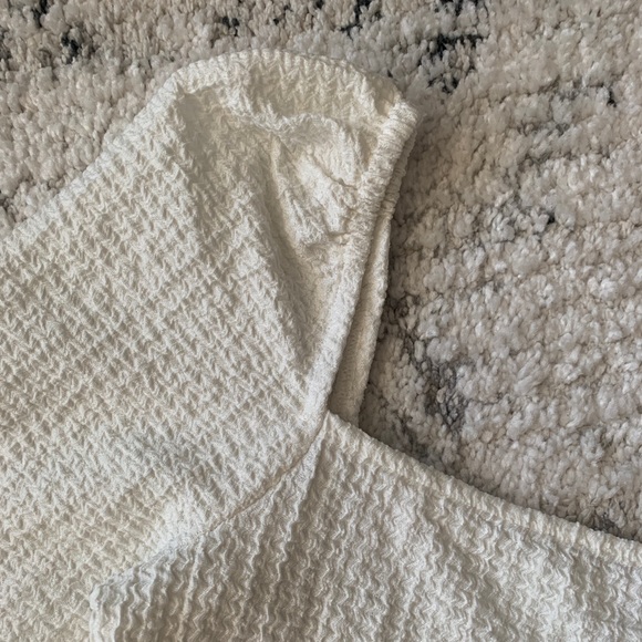 EXPEESS PUFF SLEEVE BLOUSE - Picture 2 of 5